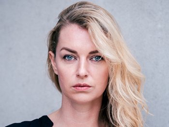 Valerie Fritsch. Foto: oxyblau / Suhrkamp