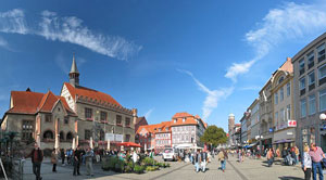 Blick in die Weender Straße mit dem Rathaus; © Daniel Schwen